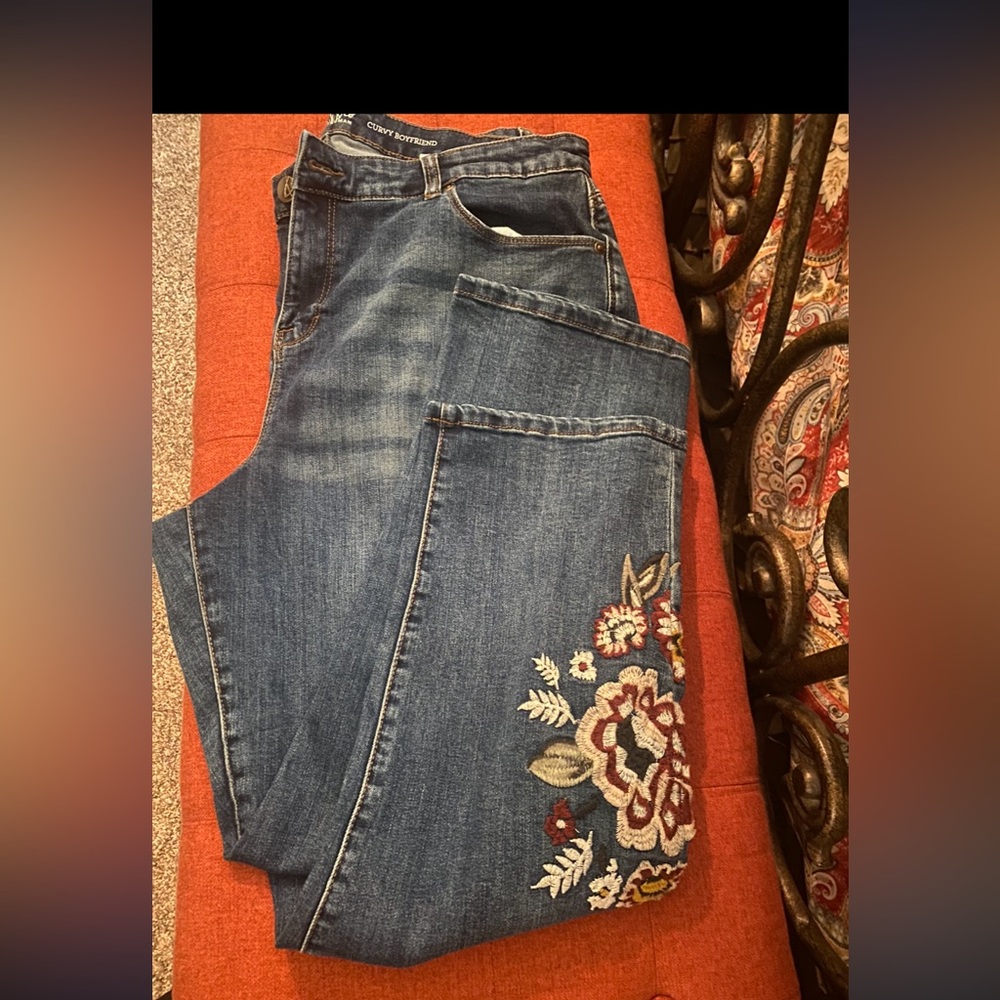 Style & Co Curvy Boyfriend Jeans. Embroidered Rich fall colors SZ 16